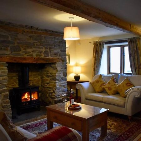Cross Keys Cottage Holiday Let בישופס קאסל מראה חיצוני תמונה