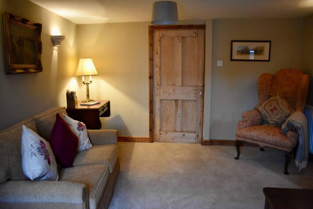 Cross Keys Cottage Holiday Let בישופס קאסל מראה חיצוני תמונה
